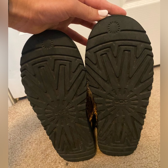 UGG cheetah print boots - Picture 3 of 4